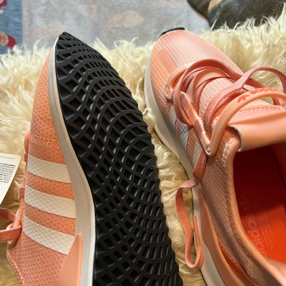 Adidas - Picture 4 of 8